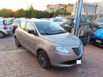 Lancia Ypsilon 1.2 69 CV 5 porte Platinum