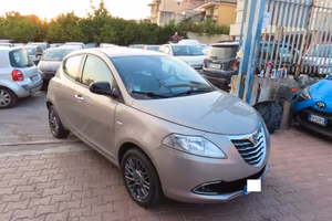 Lancia Ypsilon 1.2 69 CV 5 porte Platinum