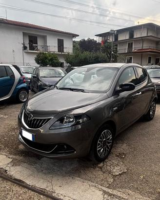 Lancia Ypsilon 1.0 FireFly 5 porte S&S Hybrid Gold