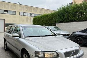Volvo V70/XC70 V70 2.4 D5 20V cat Summum