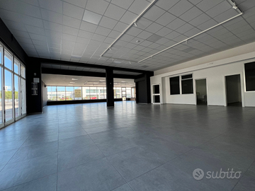 Locale commerciale 395 mq