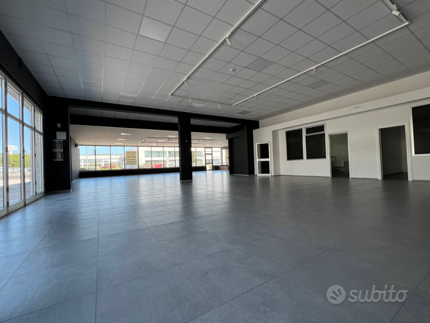 Locale commerciale 395 mq