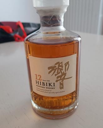 bottiglia di whisky giapponese 