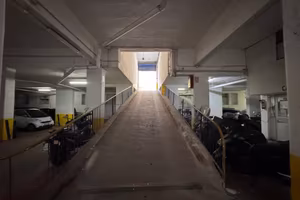 Attività / Licenza di 400 m² con 2 locali a Napoli