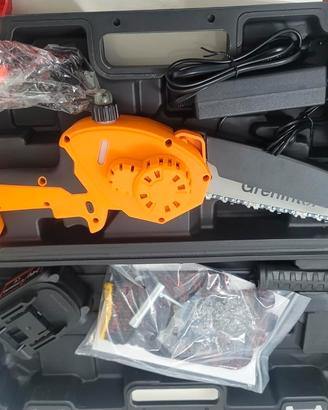 Motosega a batteria nuova con valigia 