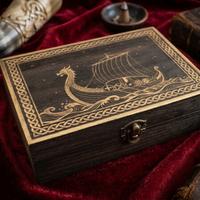 Set Rune Elder Futhark in Legno + Scatola Vichinga