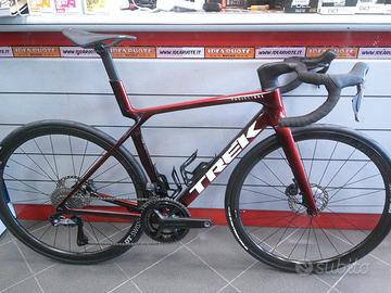 TREK MADONE PROJECT ONE ULTEGRA Di2 DISC M