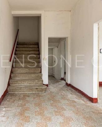Casa indipendente di 90 m² con più di 5 locali e b