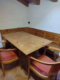 Set completo, tavolo, panca e sedie