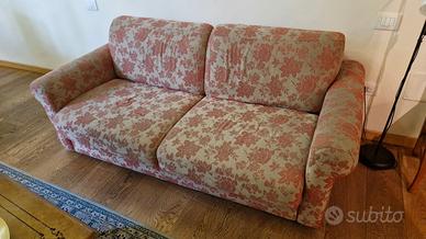 Divani letto e poltrone in buone condizioni