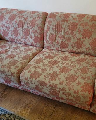 Divani letto e poltrone in buone condizioni