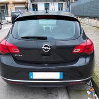 Opel Astra 2014 testata da rifare prezzo 750 €