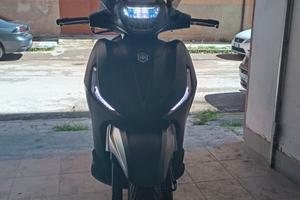 Beverly s 400 HPE ASR sei 2022 come nuova