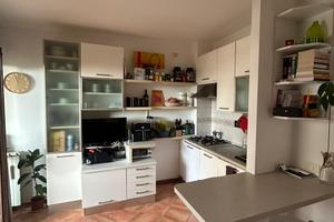 Bilocale con terrazzo e box auto