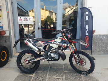 Subito - Rinaldo Motors SRL - Rieju Hard Enduro MR PRO 250/300cc 2T E5 -  Moto e Scooter In vendita a Foggia