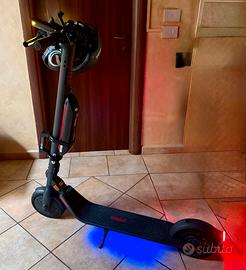 Monopattino Segway Ninebot E45 E - MAI USATO NUOVO
