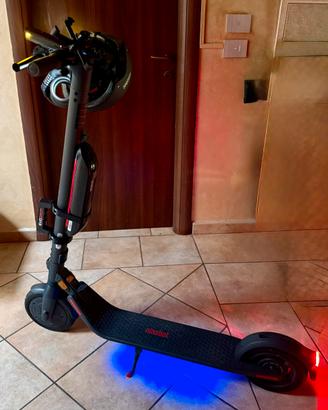 Monopattino Segway Ninebot E45 E - MAI USATO NUOVO