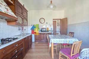 Contrada Pallio, comodo primo piano vista aperta