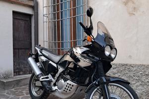 Africa Twin 750 rd07a