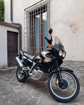 Africa Twin 750 rd07a