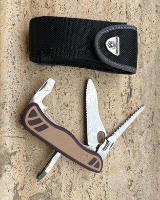 Victorinox Trailmaster , completo di fodero or