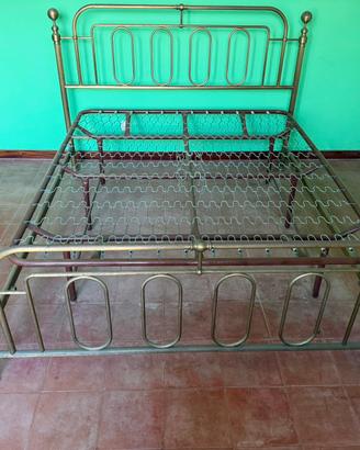Letto matrimoniale in ottone
