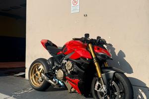Ducati Streetfighter v4s