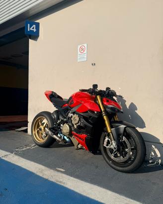 Ducati Streetfighter v4s