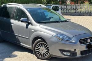 Fiat Croma 1.9 Diesel - auto solida e confortevole