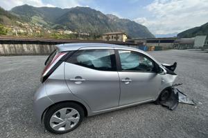 Toyota aygo incidentata