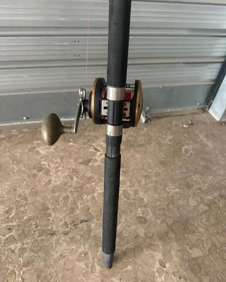 2 CANNE DA PESCA DA TRAINO + ATTREZZATURA