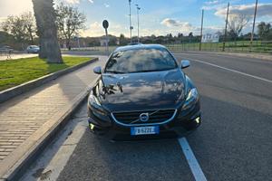 V40 2.0 d4 R-design Momentum 190cv
