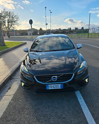 V40 2.0 d4 R-design Momentum 190cv
