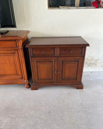Mobili in legno usati