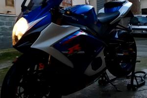 Suzuki GSX r 1000 k7