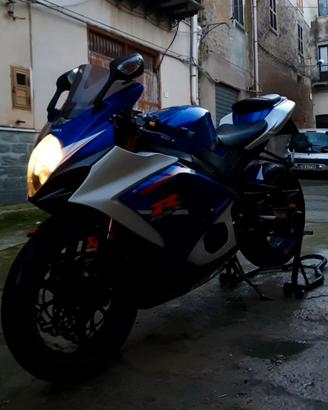 Suzuki GSX r 1000 k7