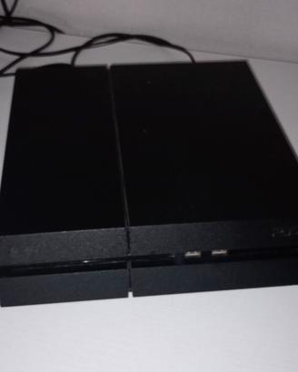 PlayStation 4 da comprare HD e il joystick usato