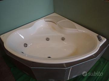 VASCA IDROMASSAGGIO ANGOLO