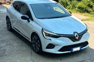 Clio 1.6 full Hybrid intense