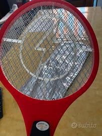 Racchetta piglia insetti elettrica