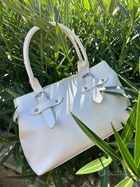 Borsa bianca a mano