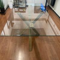 Tavolo in vetro