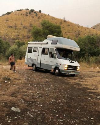 Camper mansardato 7 posti/noleggio