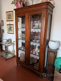Vetrina classica in legno massello a 2 ante