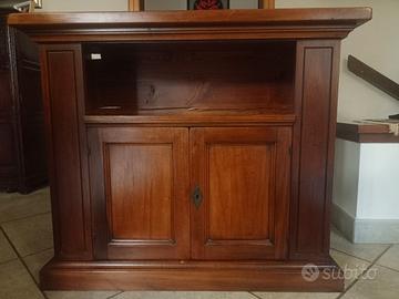 Mobiletto porta TV in legno.