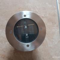 Faretto segnapassi  a energia solare