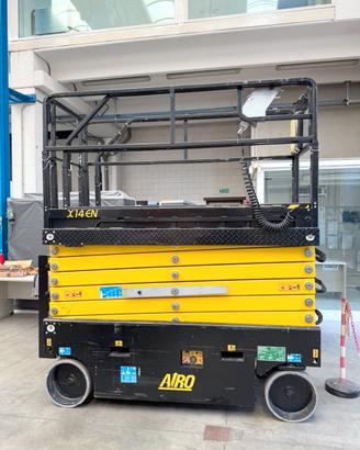 Piattaforma aerea marca Airo, modello X14EN