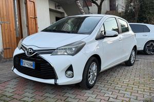 Toyota Yaris 1.4 D-4D 5 porte Lounge 05/2015