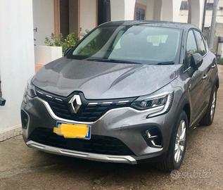 Renault Captur ibrida plug in