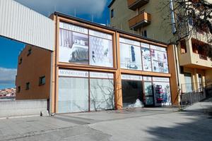 Ampio locale commerciale/uffici